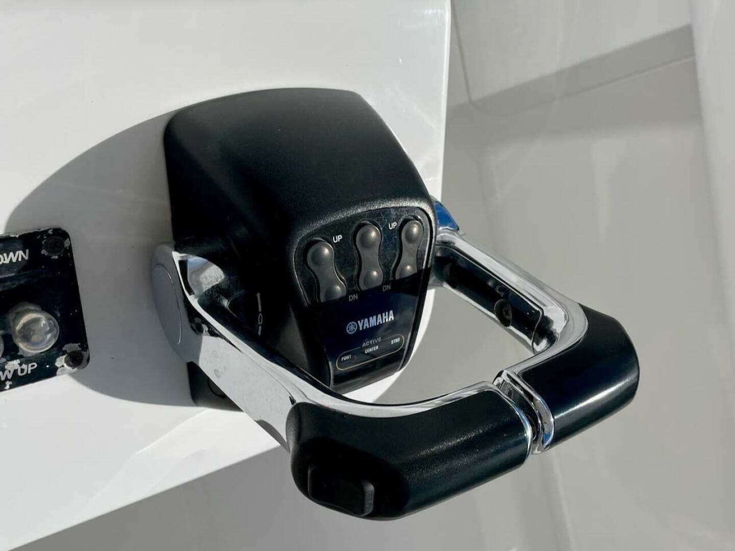 2013 Bahama 37 CC — photo 28