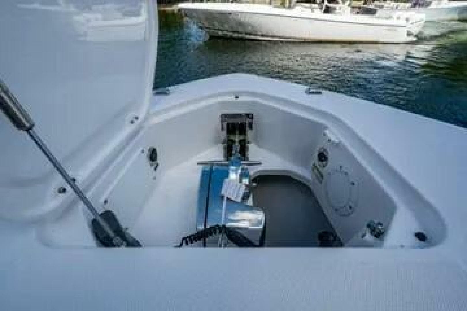 2020 Everglades 395 Center Console — photo 5