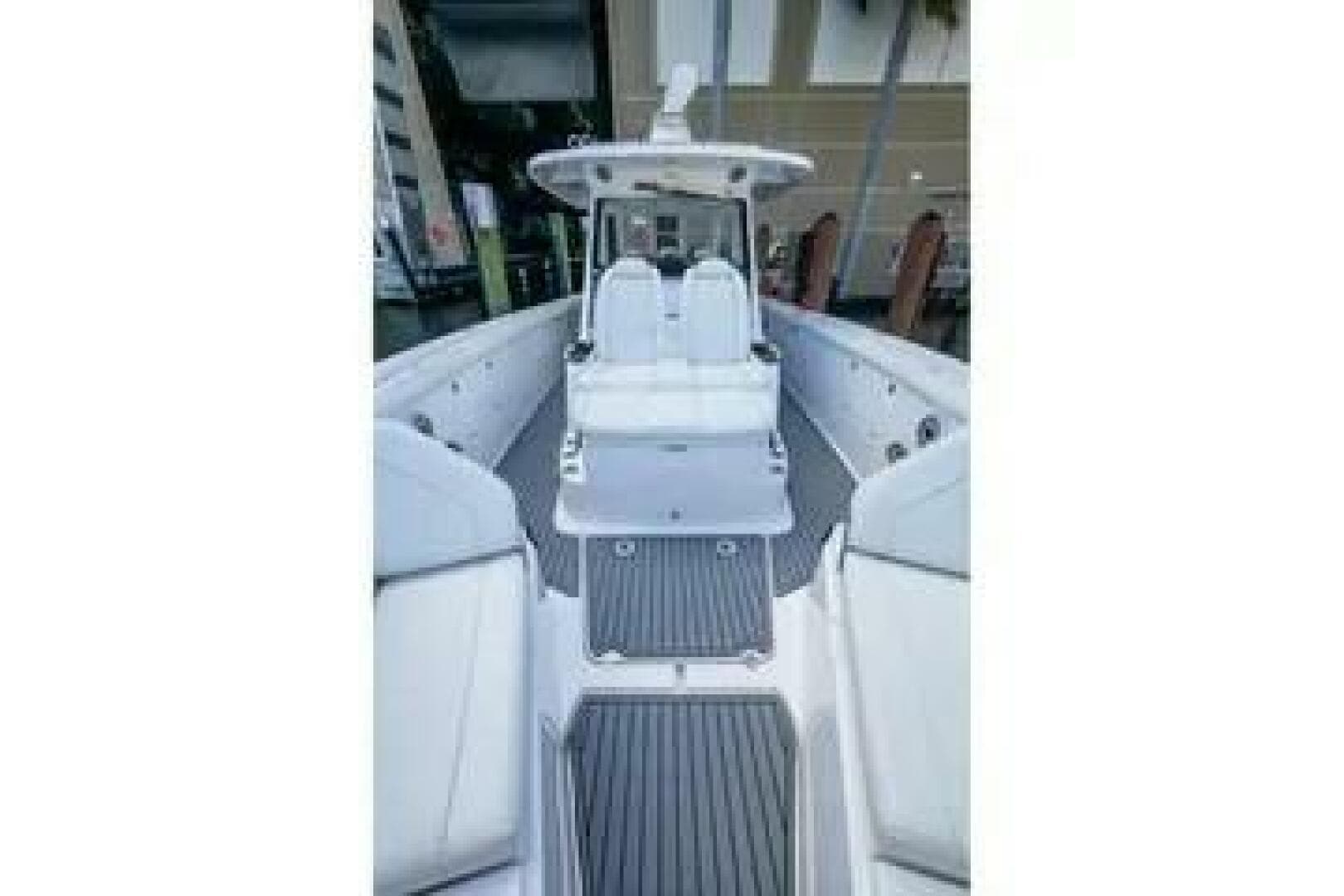 2020 Everglades 395 Center Console — photo 7