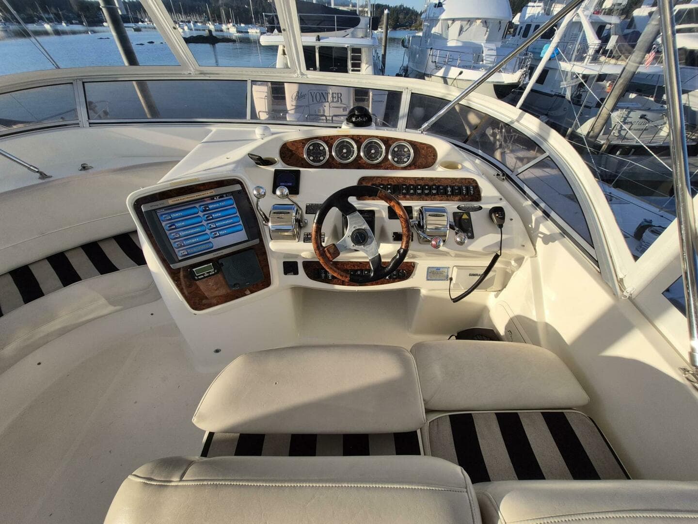 2006 Meridian 411 Sedan — photo 18