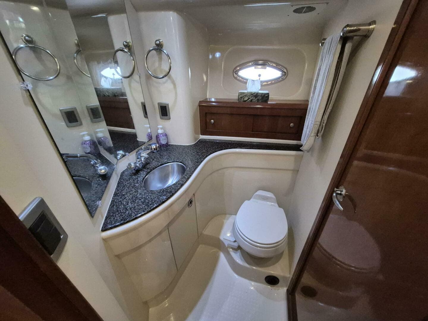 2006 Meridian 411 Sedan — photo 15