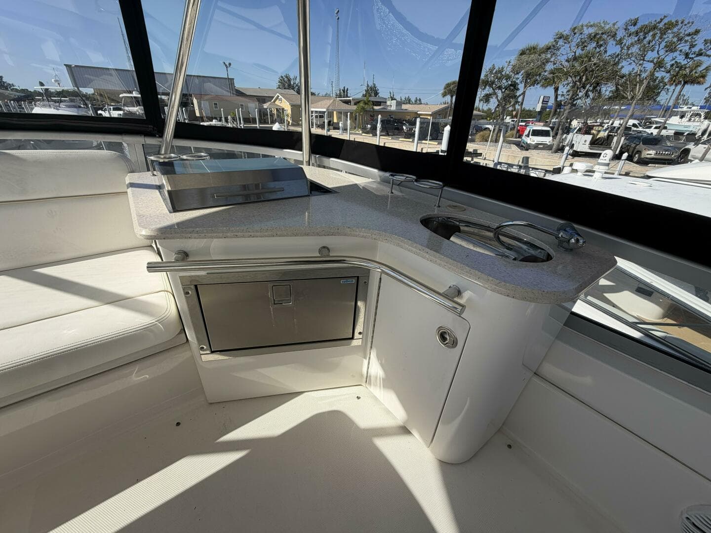 2008 Sea Ray 47 Sedan Bridge — photo 12