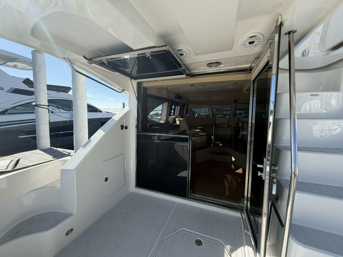 2008 Sea Ray 47 Sedan Bridge — photo 15