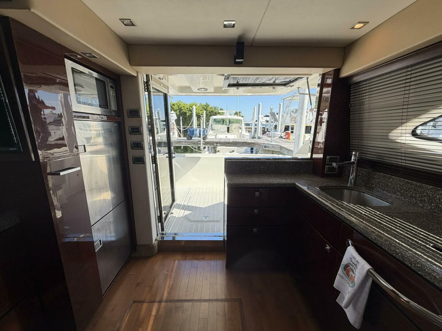 2008 Sea Ray 47 Sedan Bridge — photo 16