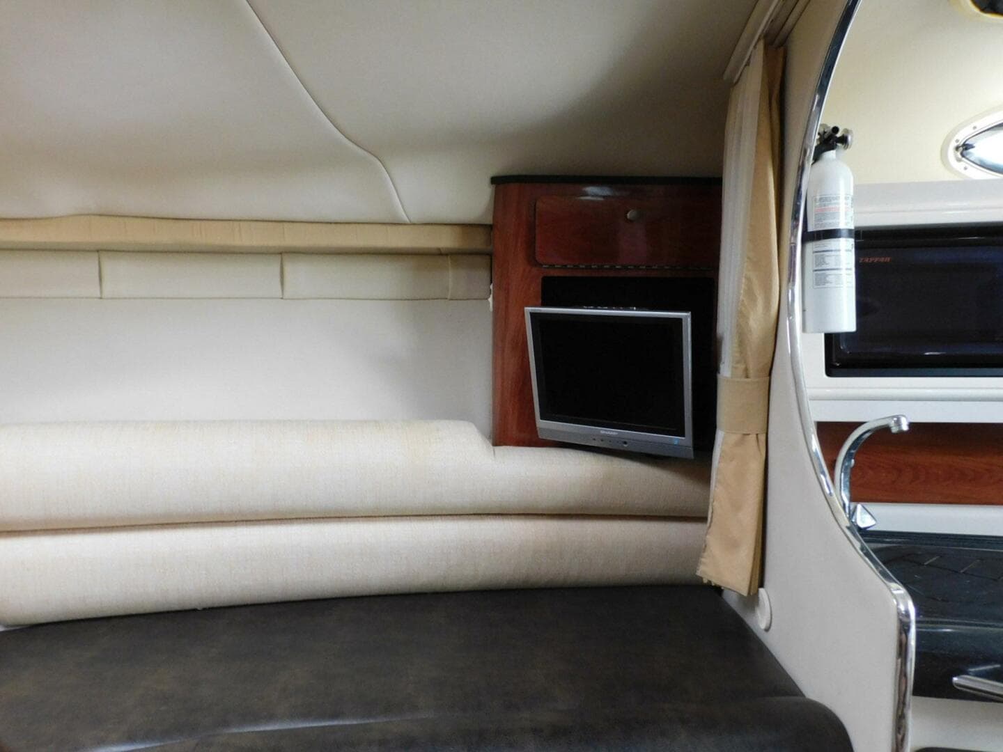 2006 Monterey 302 Sport Cruiser — photo 7