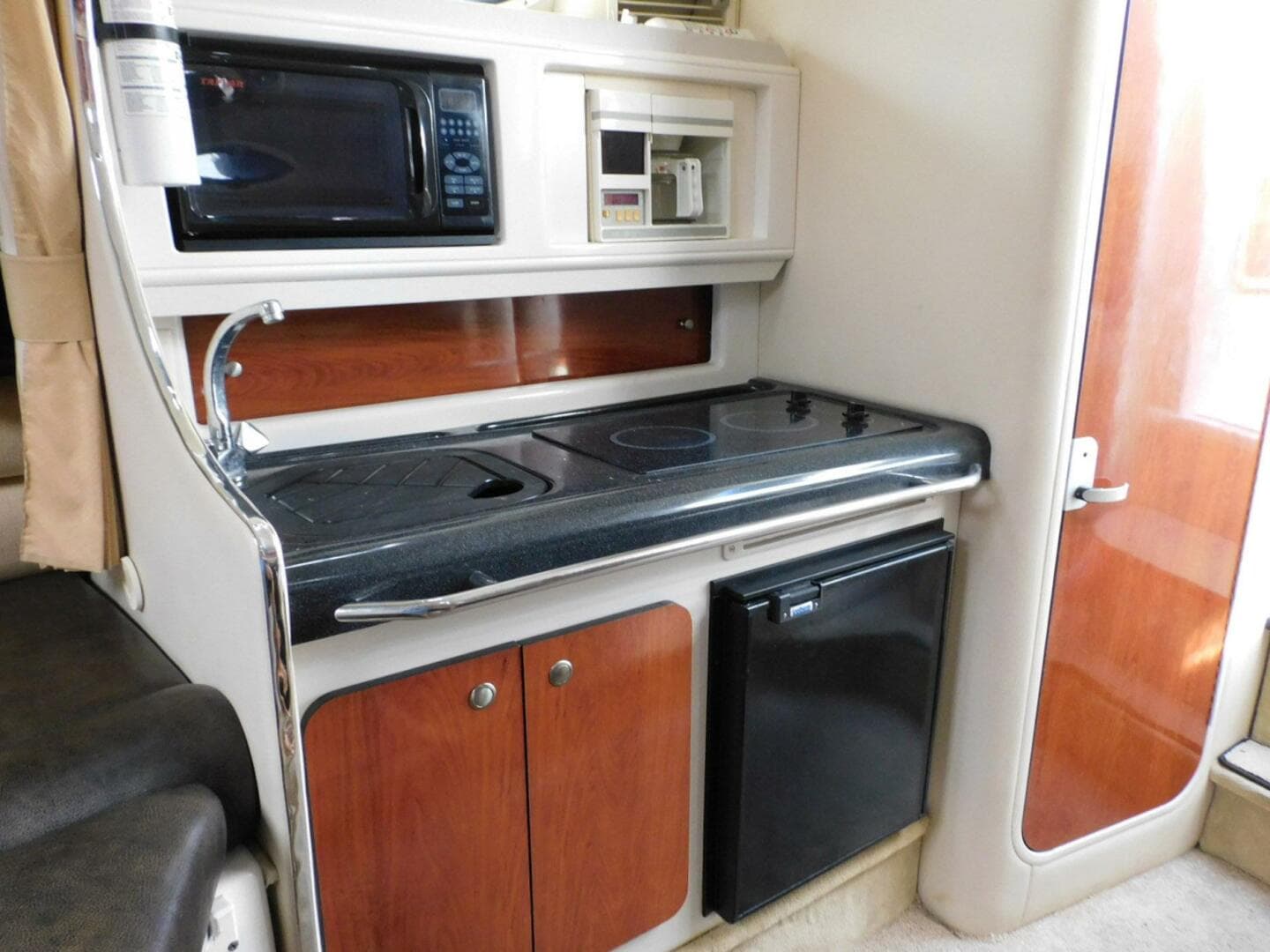 2006 Monterey 302 Sport Cruiser — photo 8