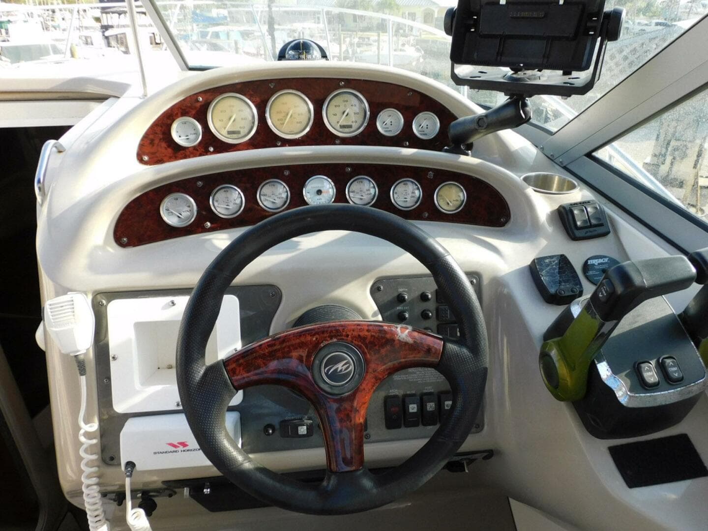 2006 Monterey 302 Sport Cruiser — photo 22