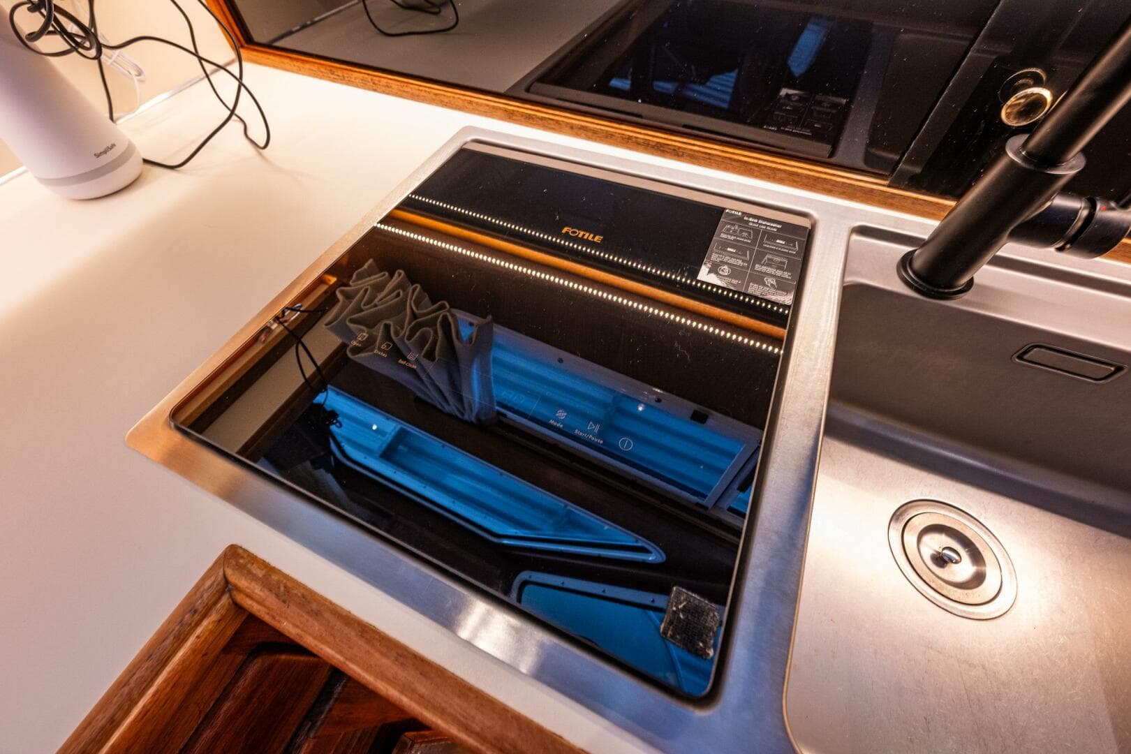 1991 Tollycraft 48 — photo 33