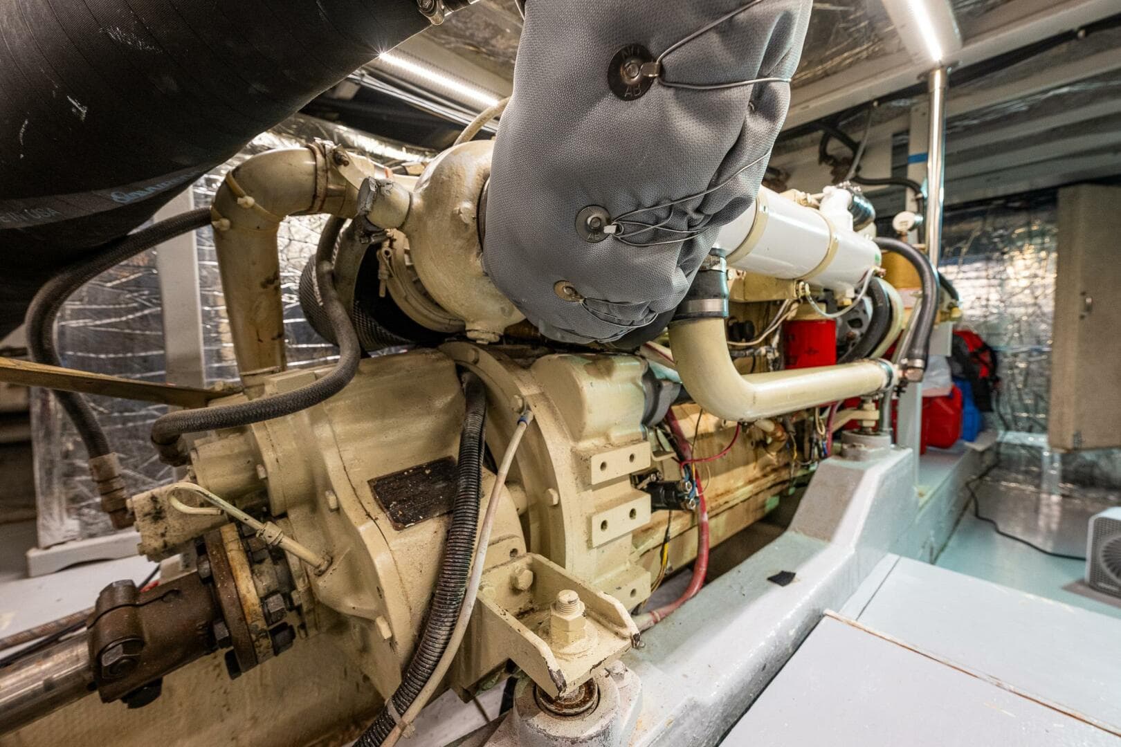 1991 Tollycraft 48 — photo 55