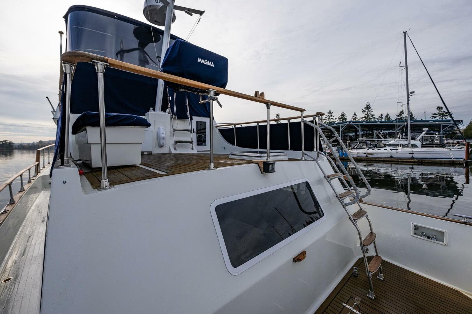 1991 Tollycraft 48 — photo 18