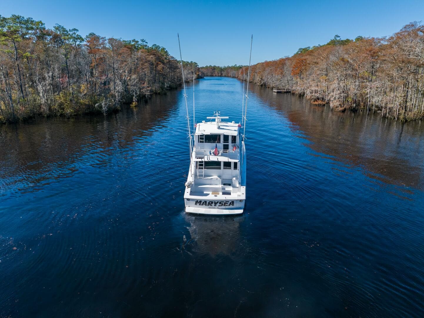 1999 Viking 58 Enclosed Flybridge — photo 10