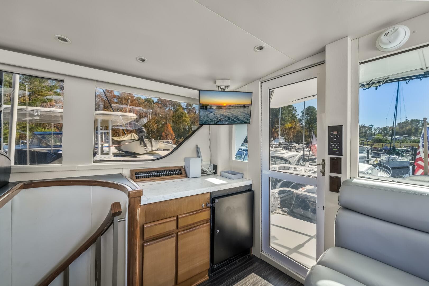 1999 Viking 58 Enclosed Flybridge — photo 24