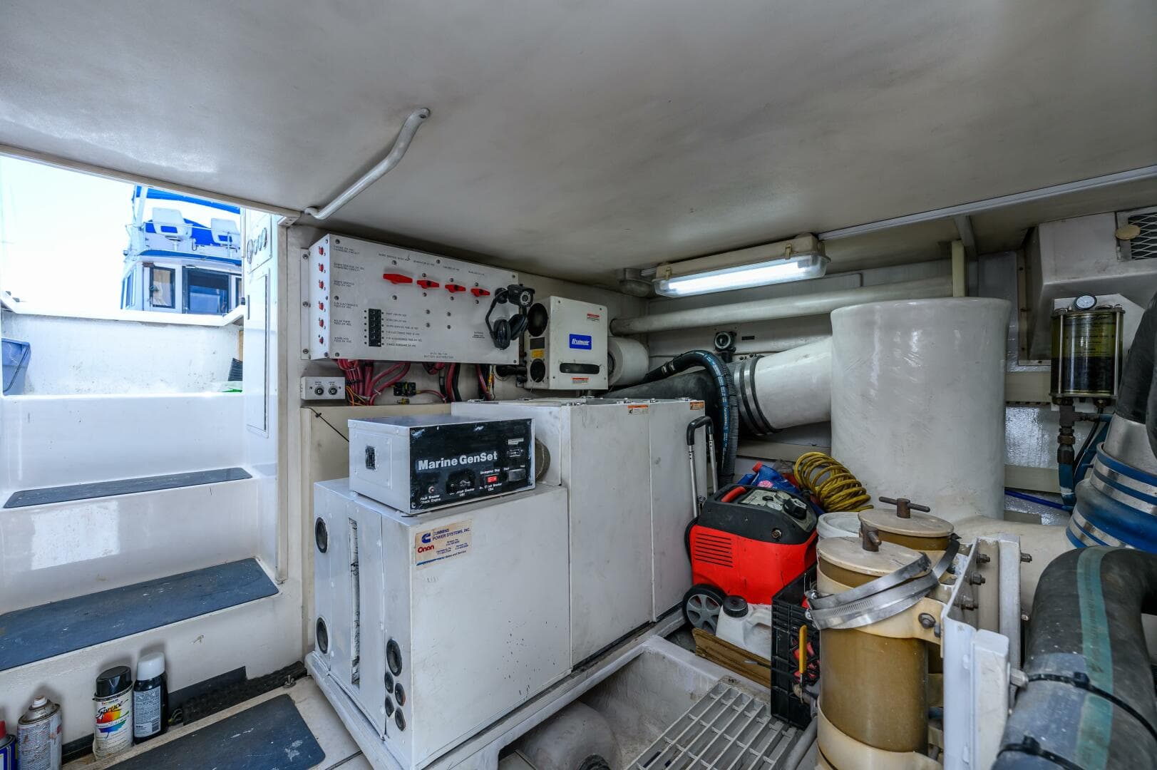 1999 Viking 58 Enclosed Flybridge — photo 44