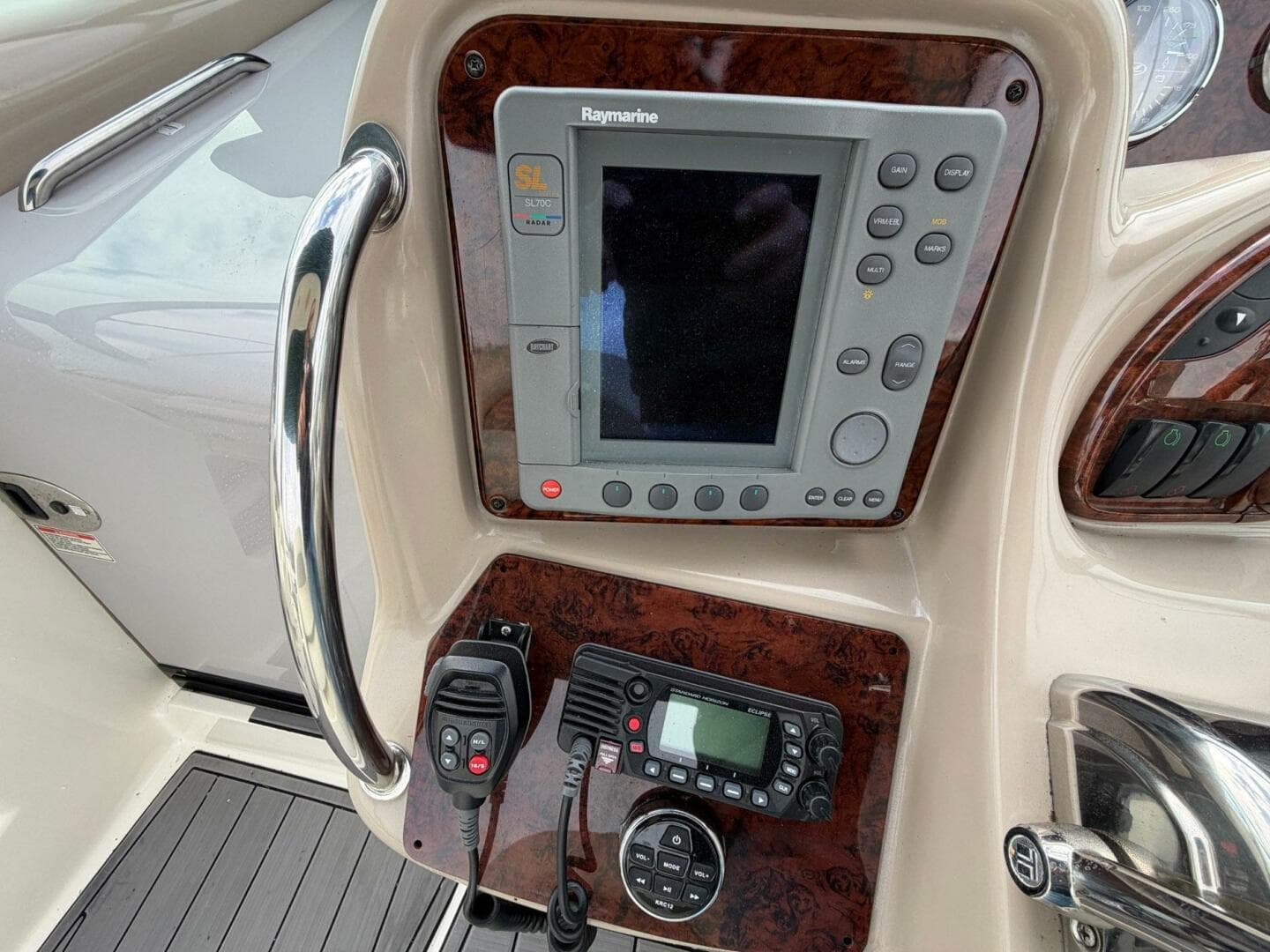 2004 Sea Ray 340 Sundancer — photo 13