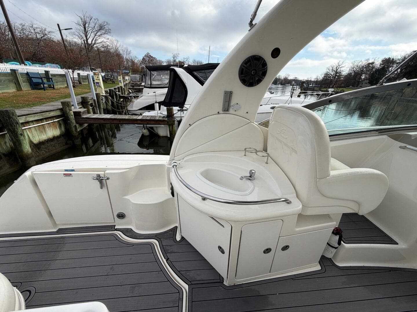 2004 Sea Ray 340 Sundancer — photo 6