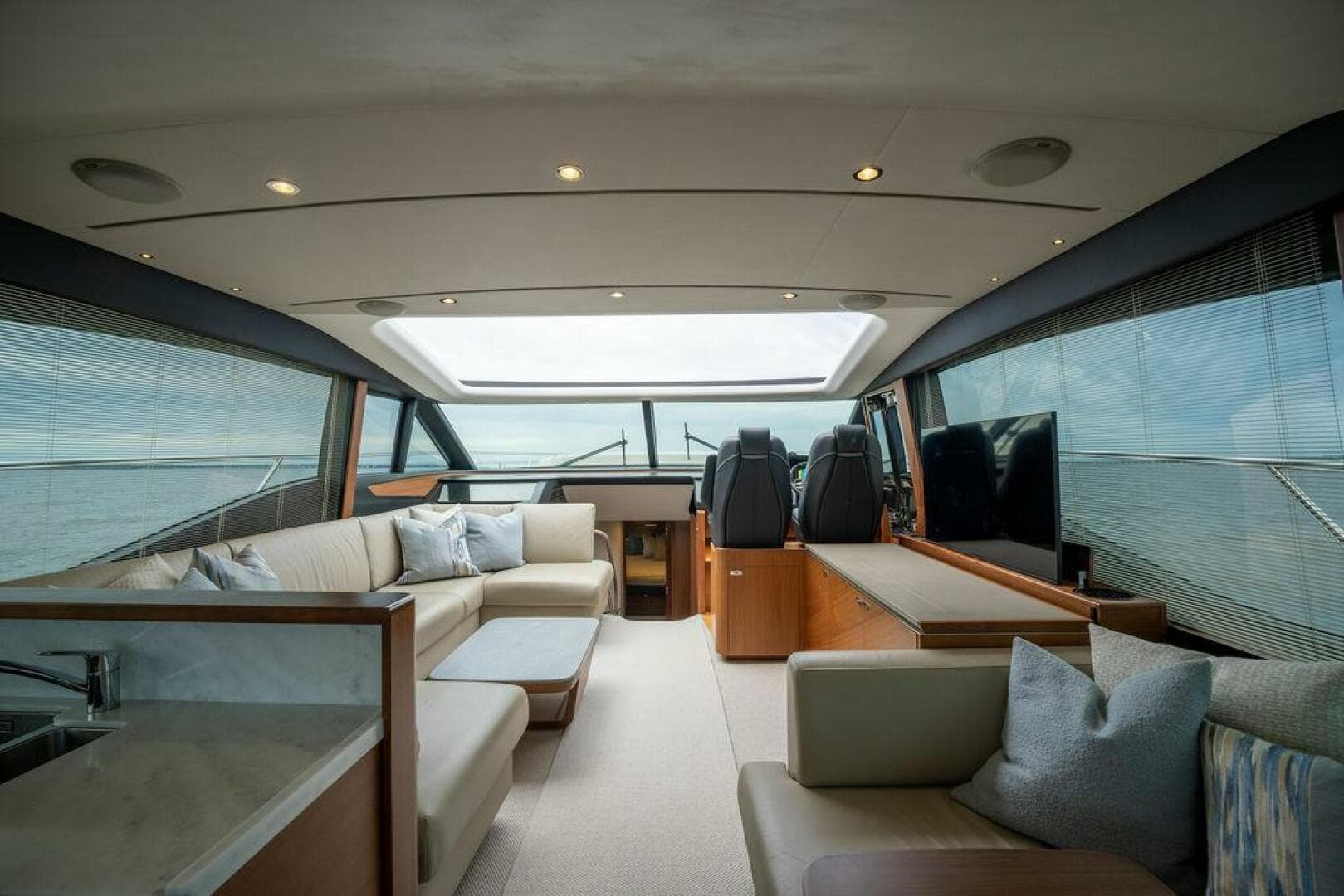 2020 Princess S66 — photo 9