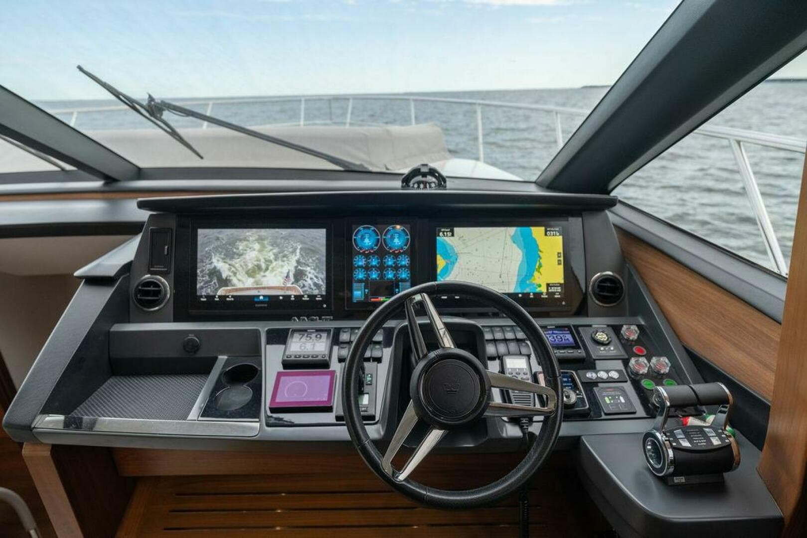 2020 Princess S66 — photo 14