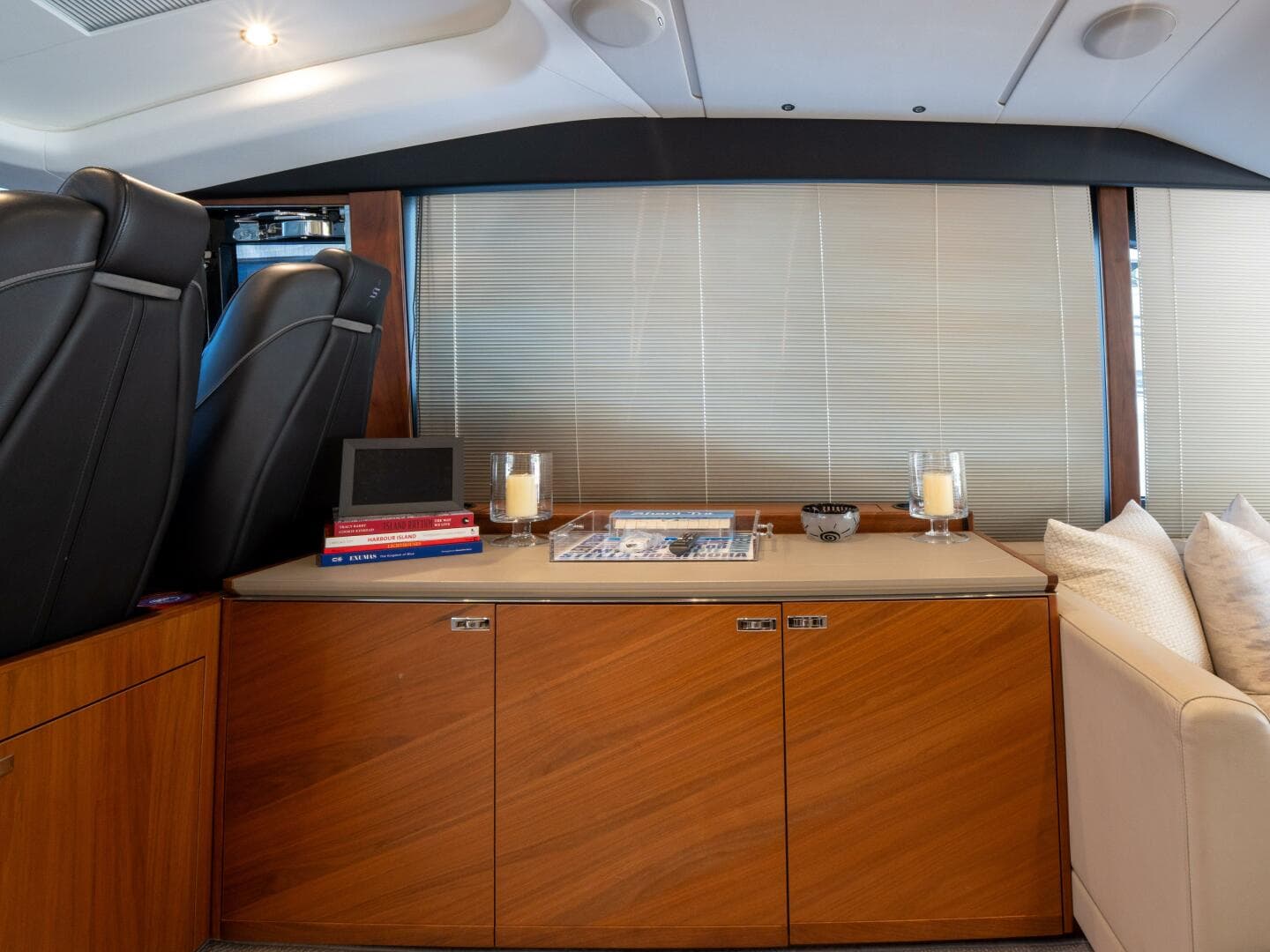 2020 Princess S66 — photo 28