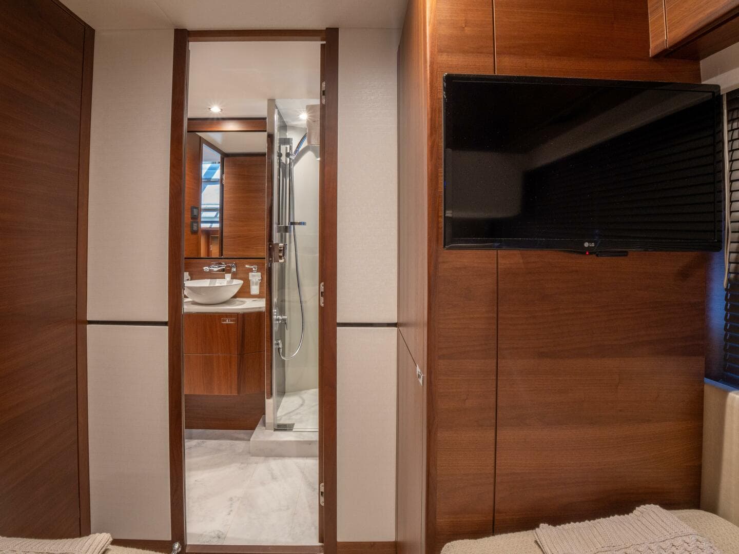 2020 Princess S66 — photo 57