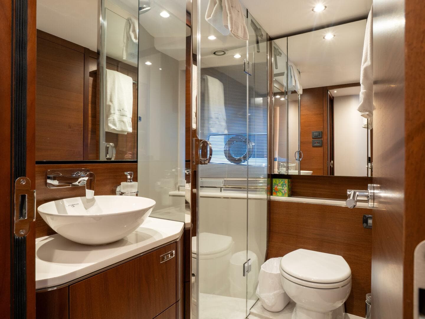 2020 Princess S66 — photo 47