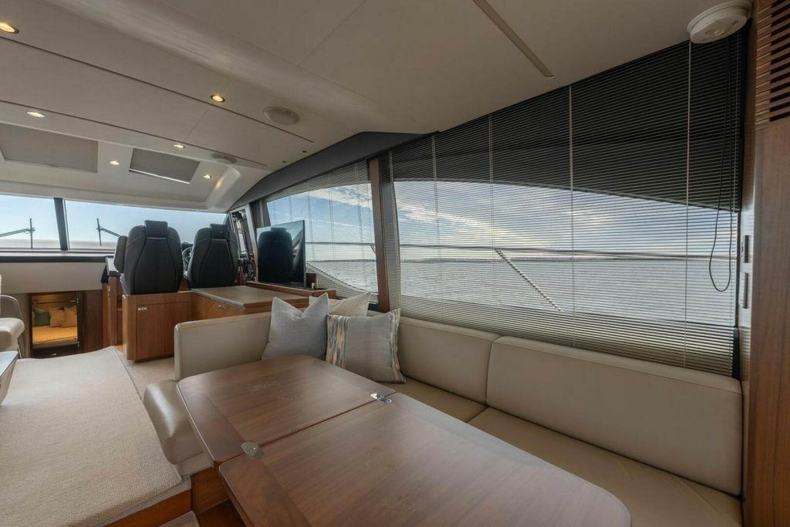 2020 Princess S66 — photo 11