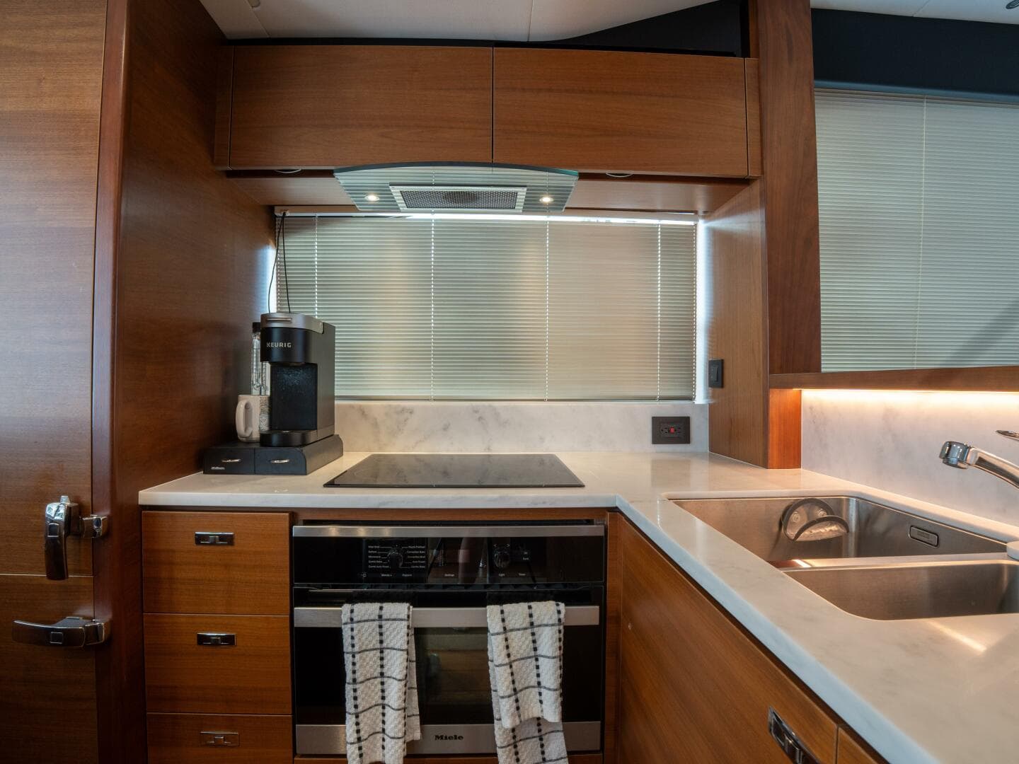 2020 Princess S66 — photo 41