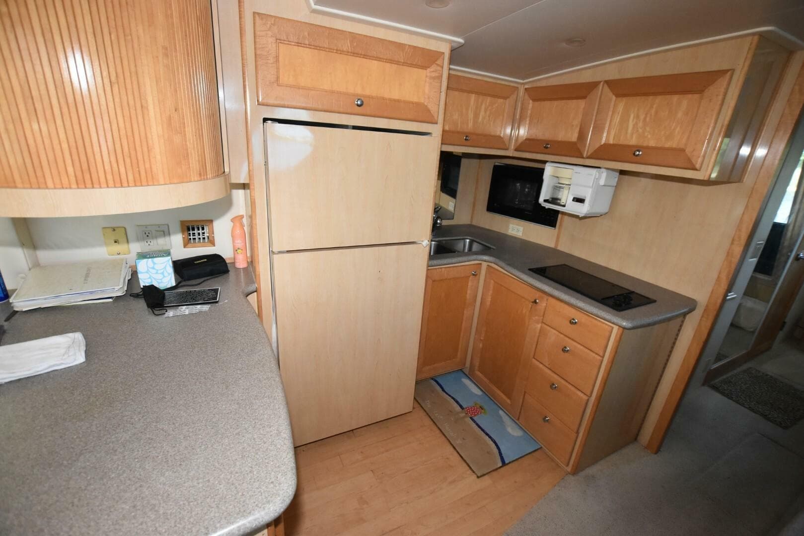 2005 Bluewater 5200 — photo 15