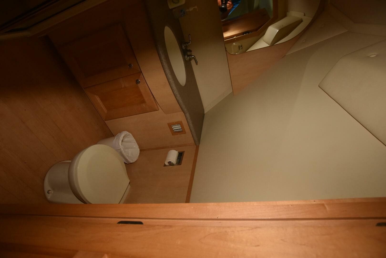 2005 Bluewater 5200 — photo 18