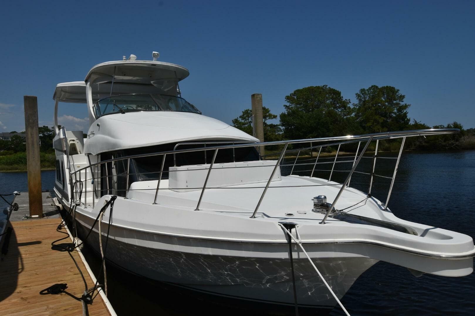 2005 Bluewater 5200 — photo 2