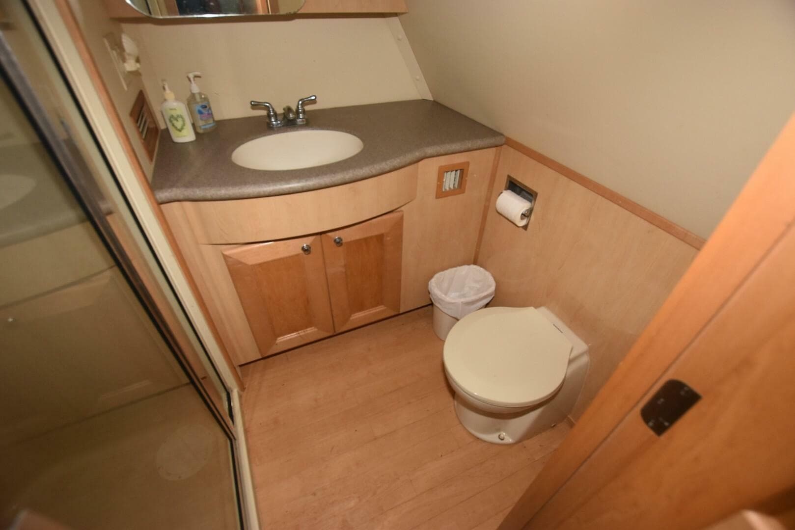 2005 Bluewater 5200 — photo 19