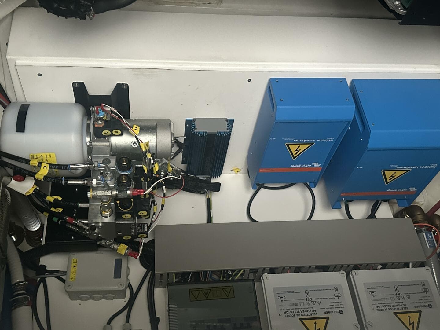 2020 Prestige 460S — photo 43