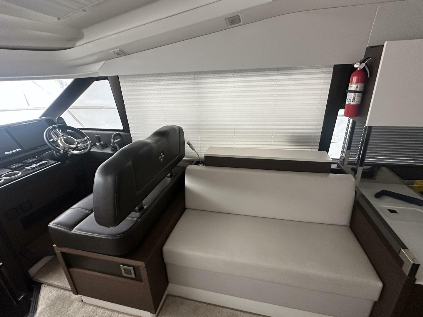 2020 Prestige 460S — photo 26