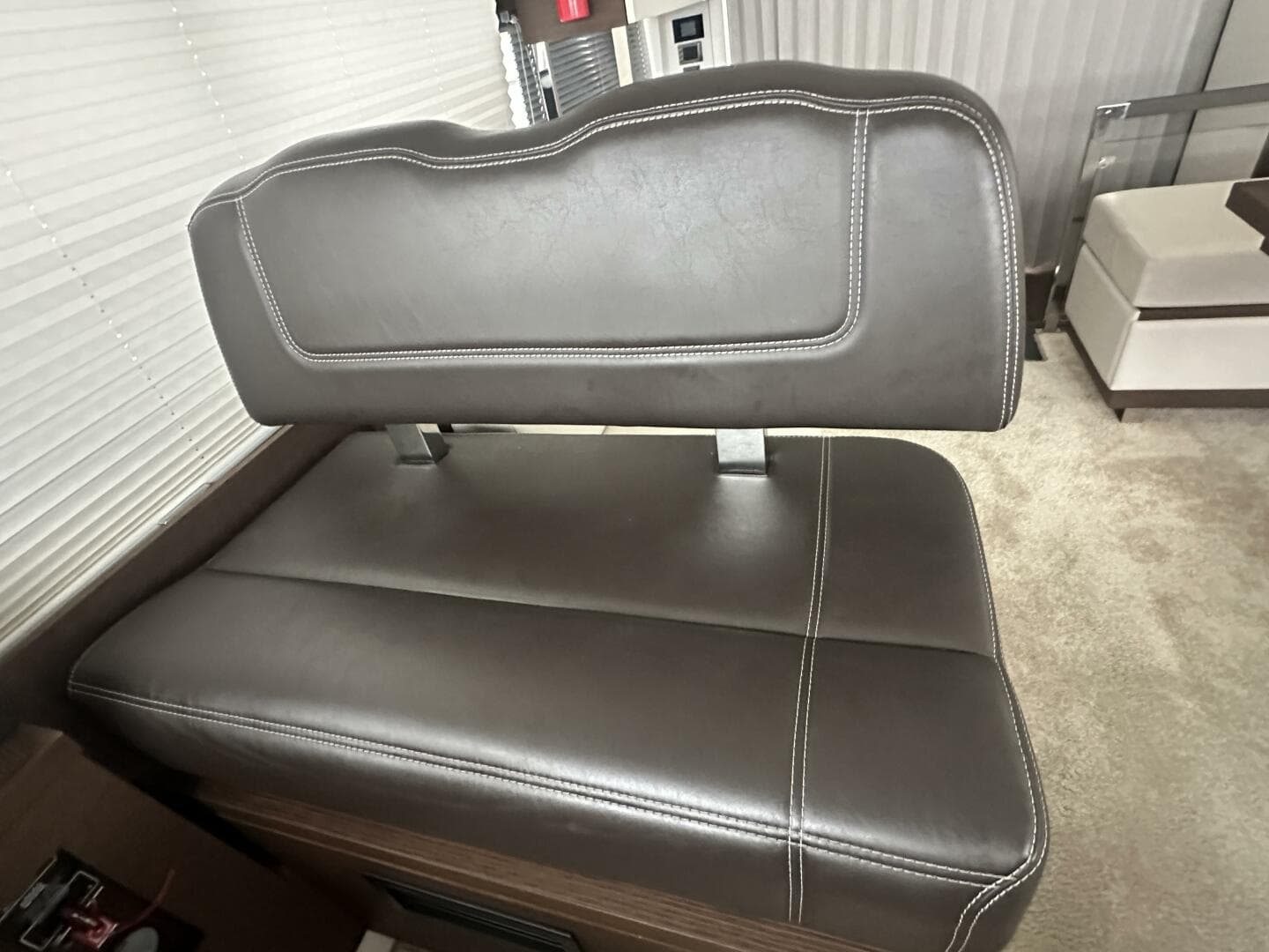 2020 Prestige 460S — photo 28