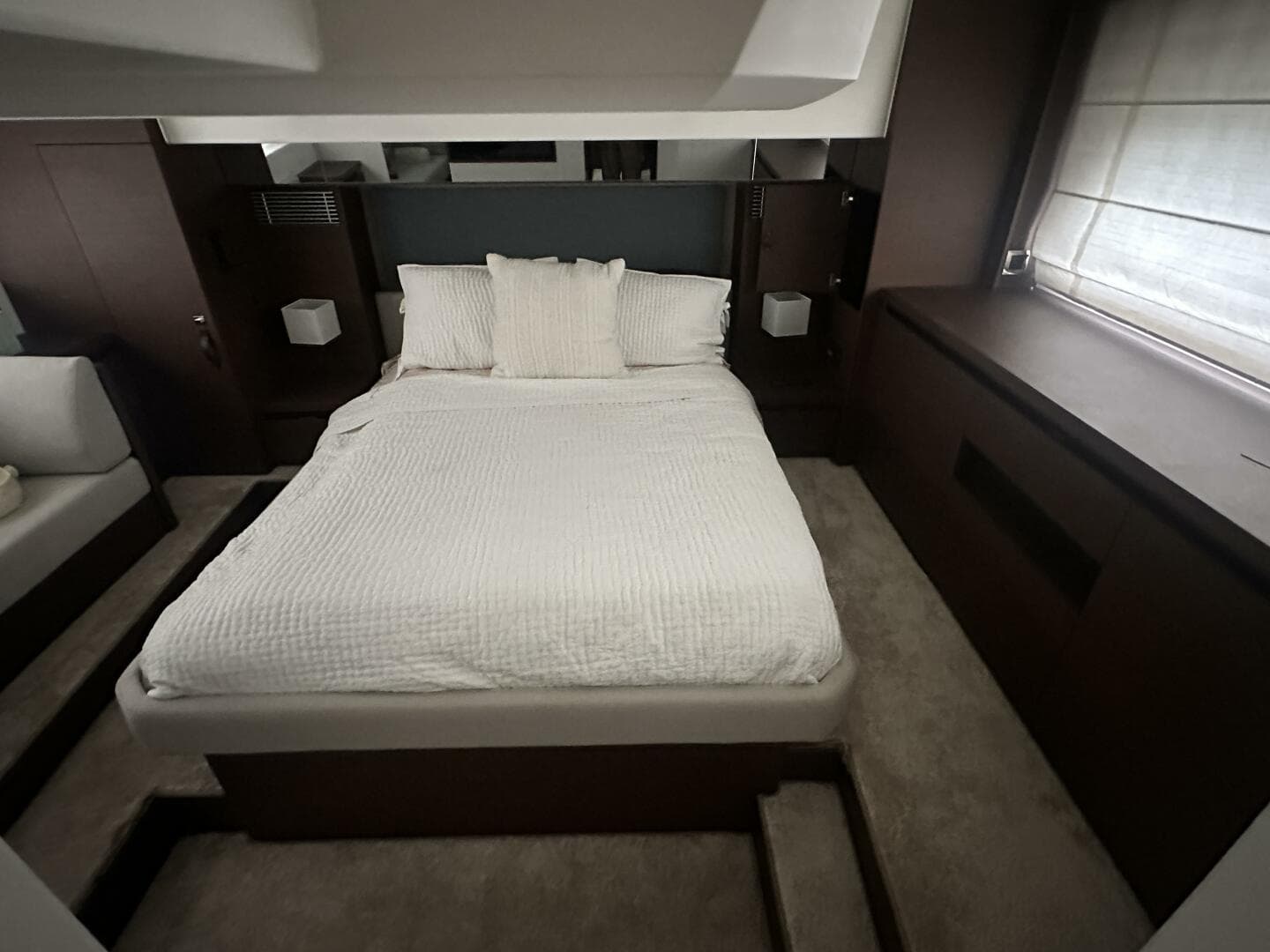 2020 Prestige 460S — photo 30