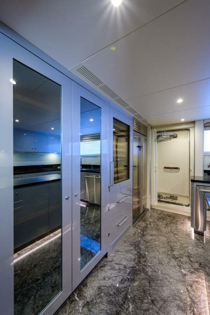 2019 Ocean Alexander 100 — photo 35