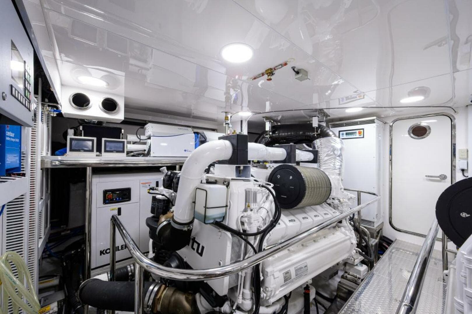 2019 Ocean Alexander 100 — photo 78