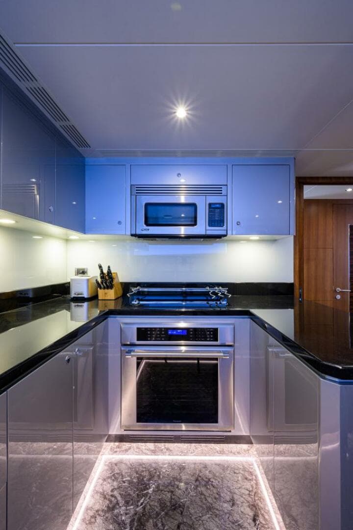 2019 Ocean Alexander 100 — photo 38