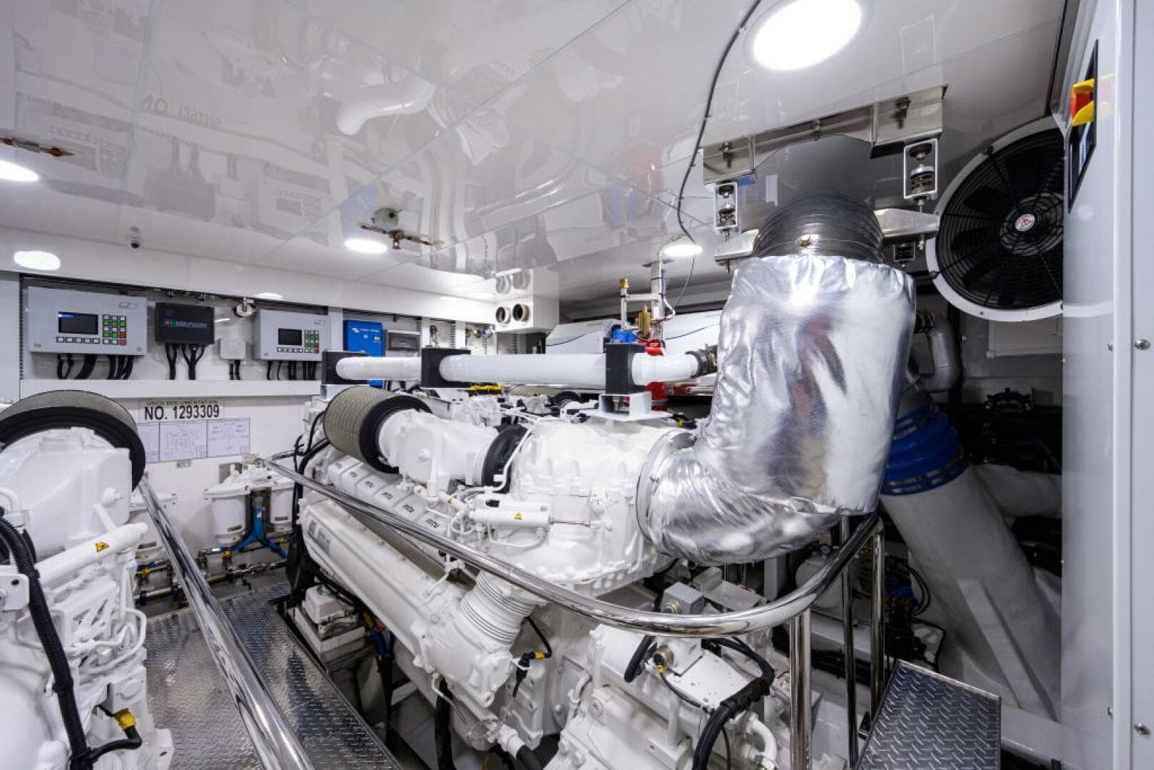 2019 Ocean Alexander 100 — photo 82