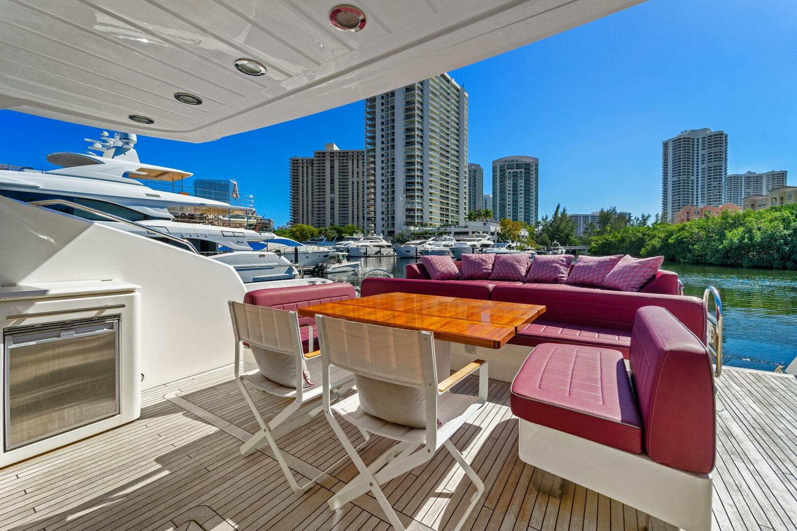 2013 Sunseeker Predator 84 — photo 14