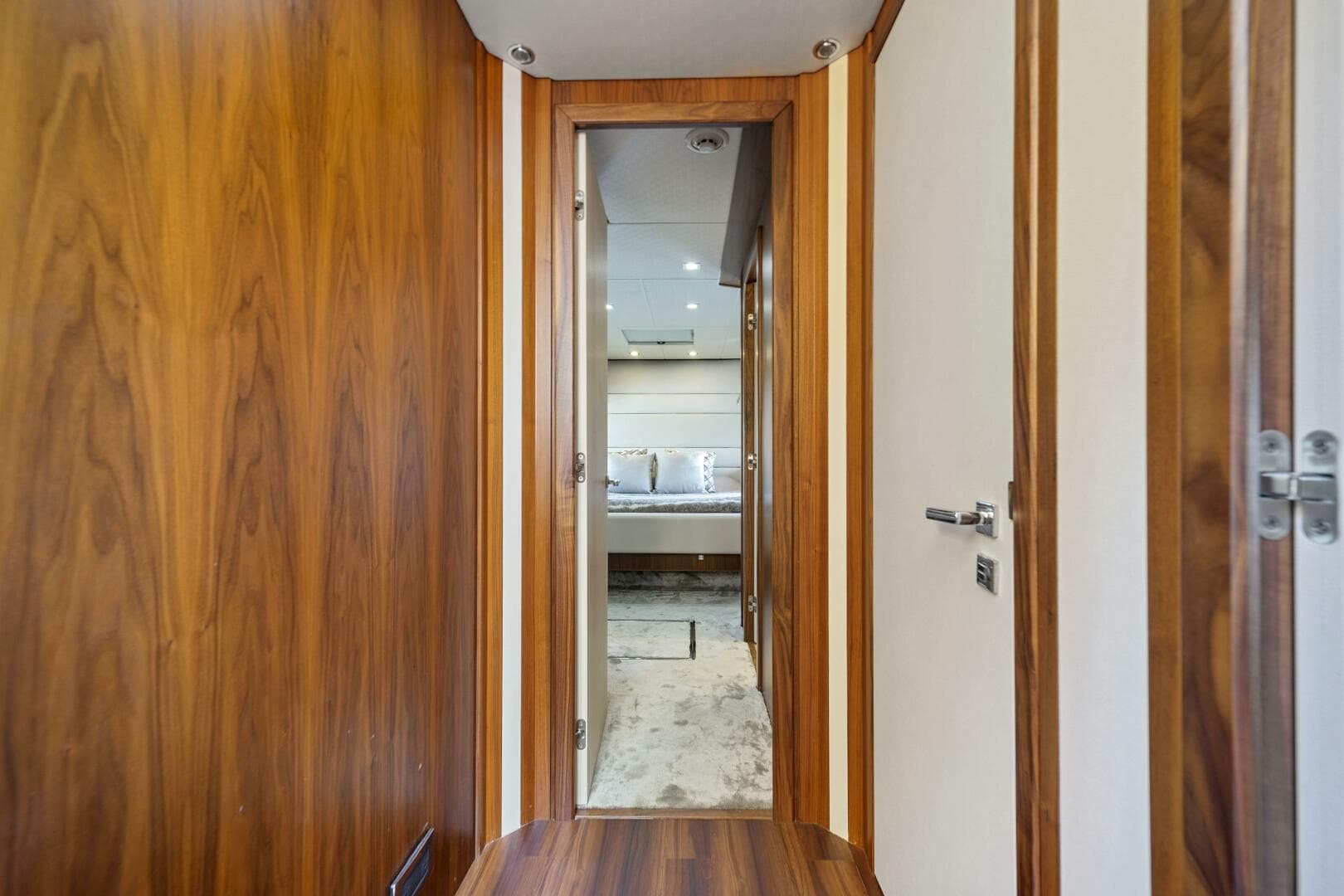 2013 Sunseeker Predator 84 — photo 22