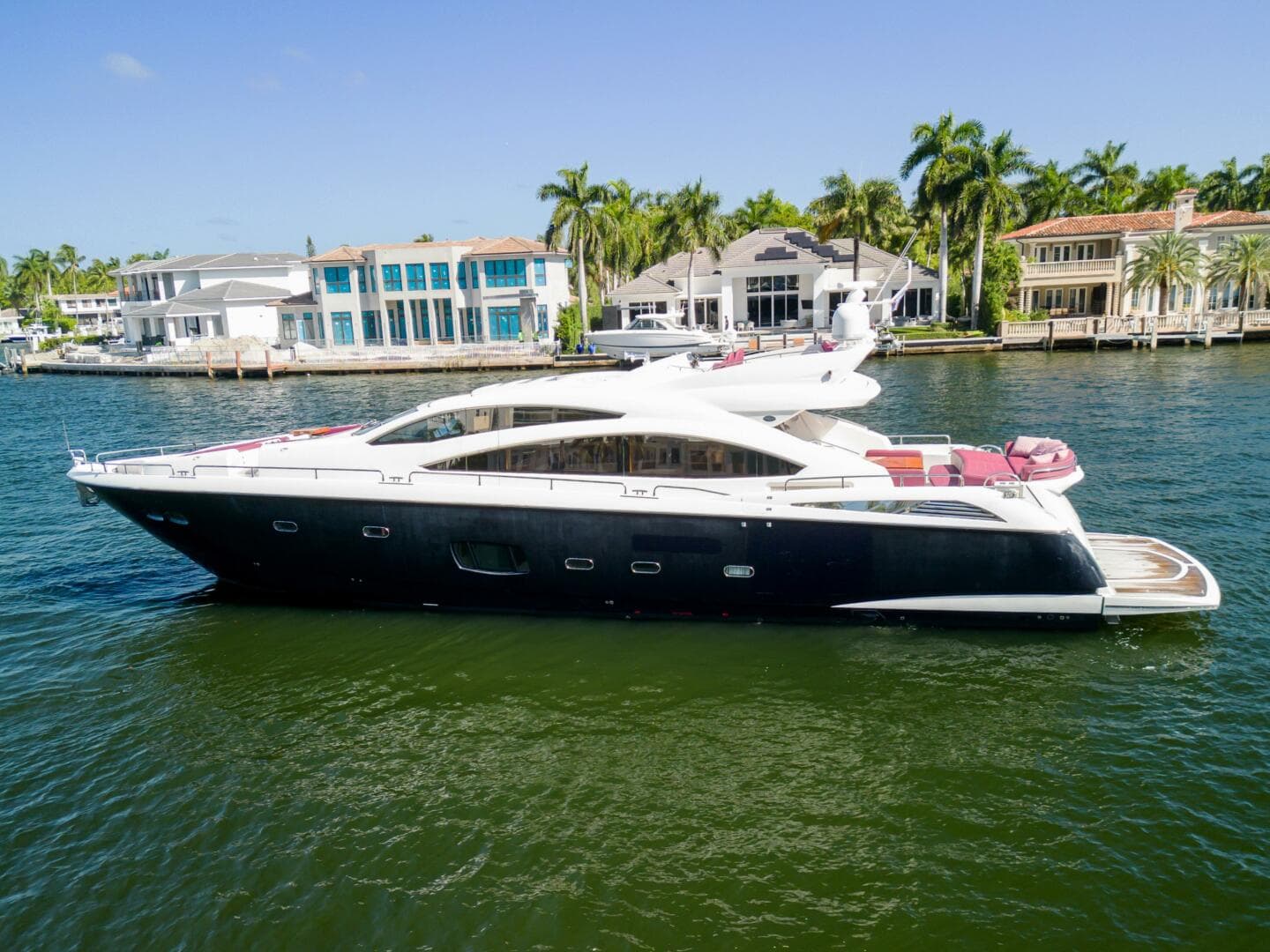 2013 Sunseeker Predator 84