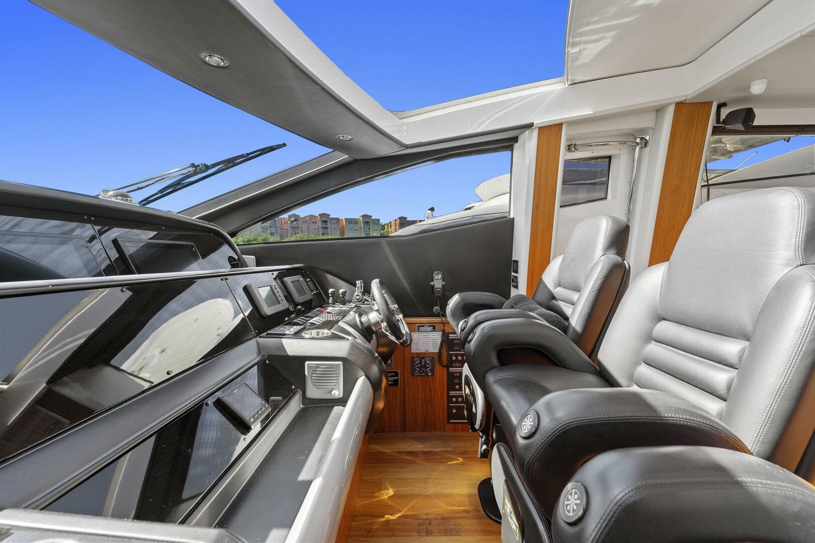 2013 Sunseeker Predator 84 — photo 19