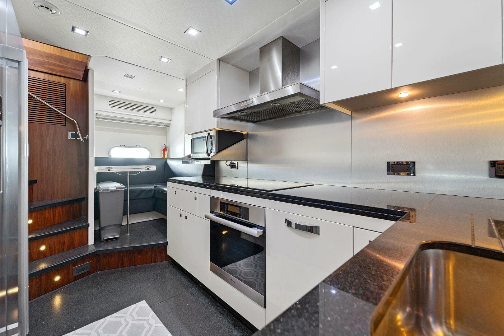 2013 Sunseeker Predator 84 — photo 20