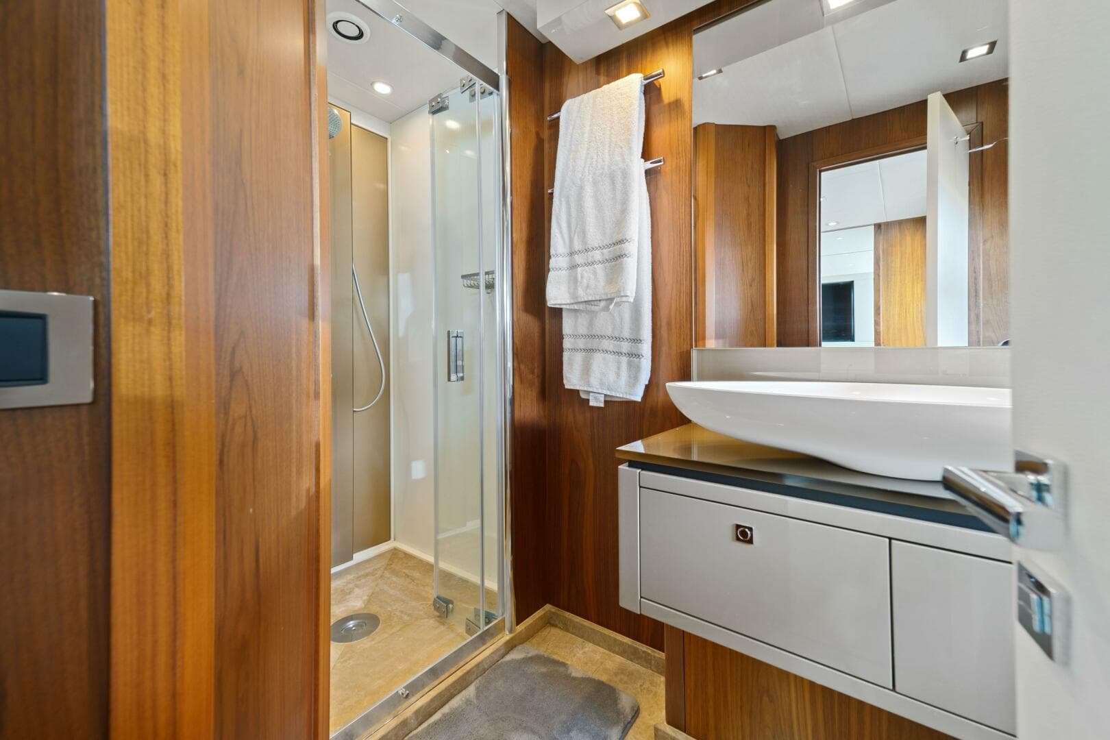 2013 Sunseeker Predator 84 — photo 27