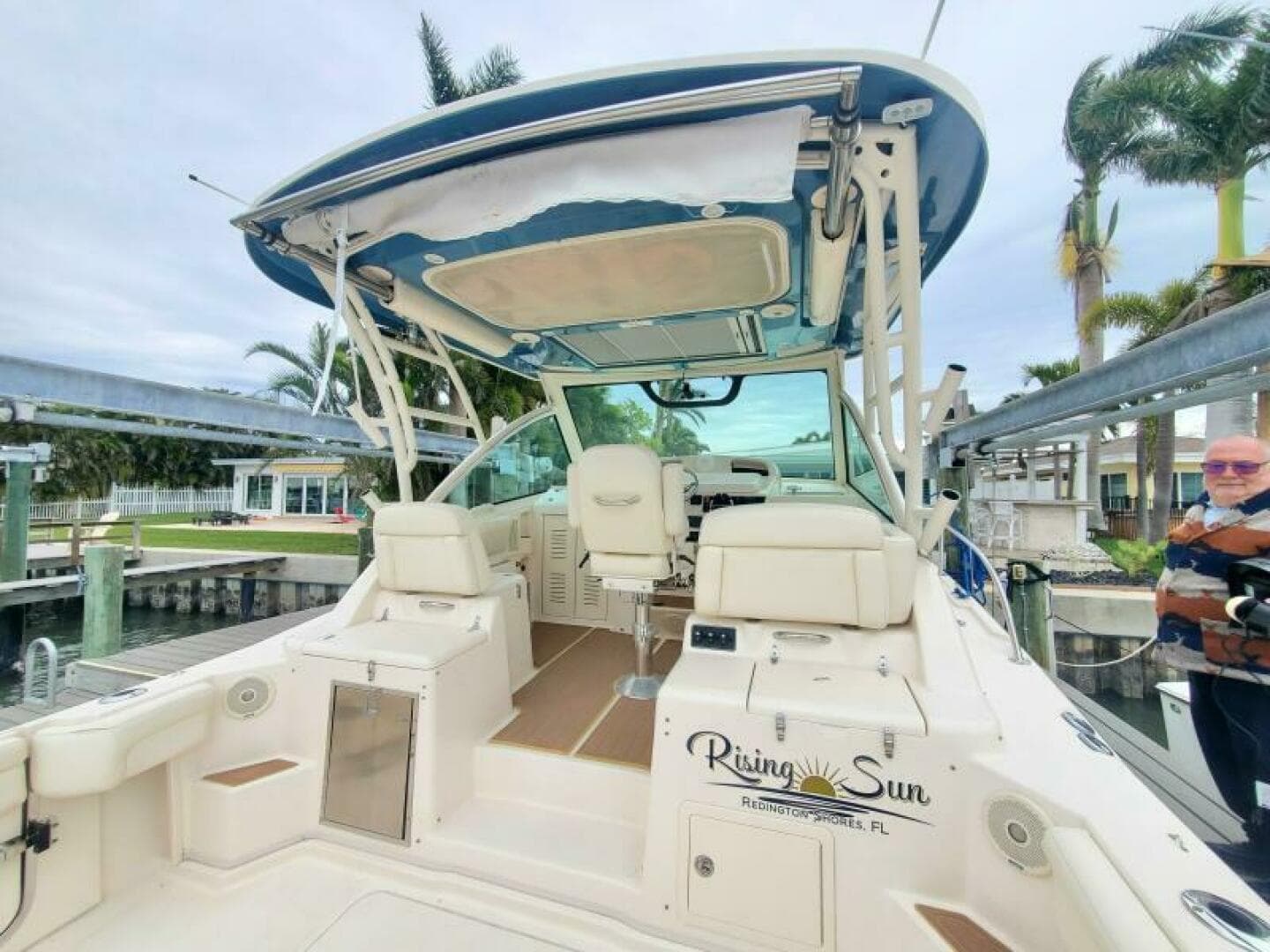 2018 Grady-White 330 Express — photo 38