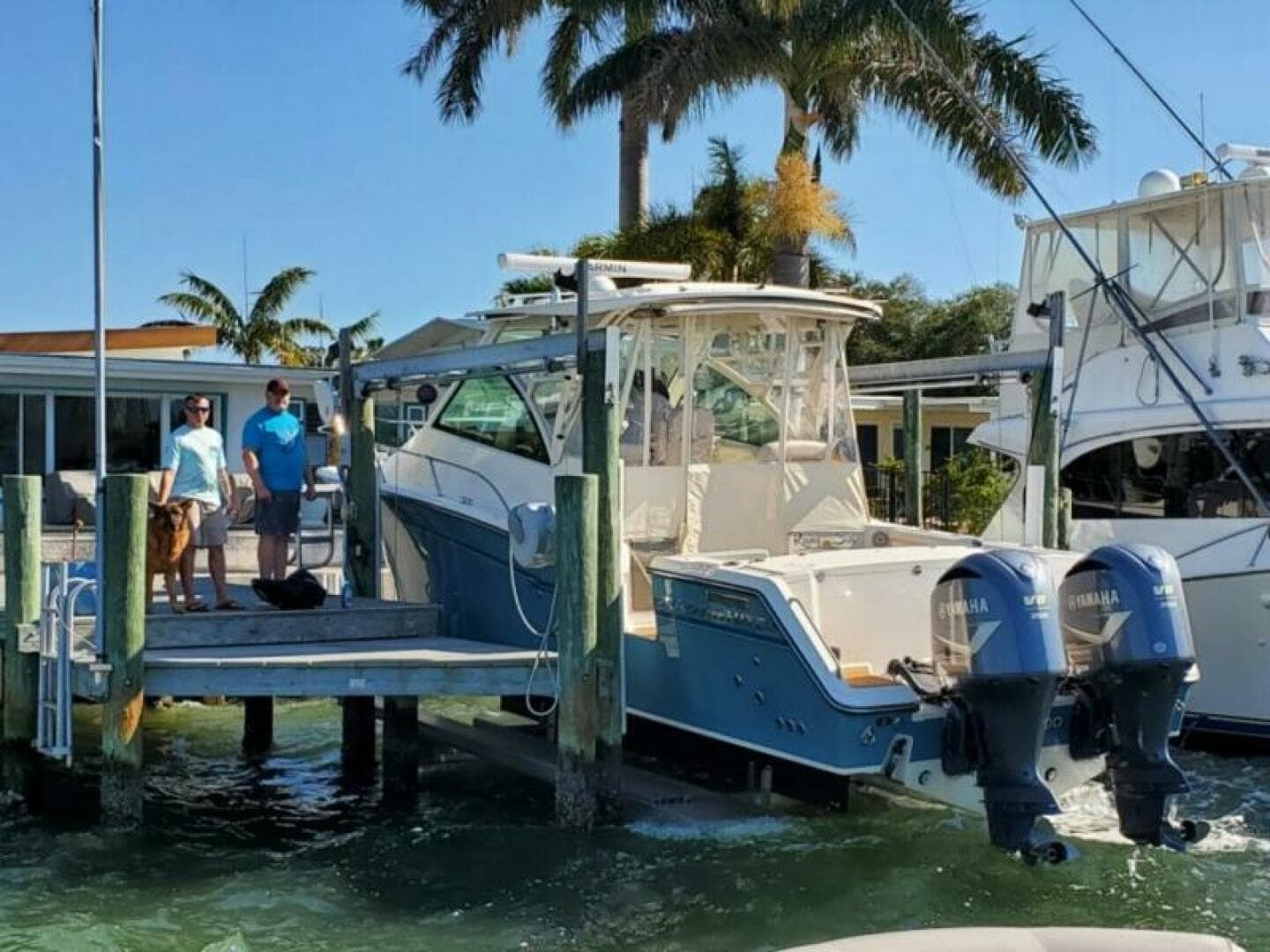 2018 Grady-White 330 Express — photo 2