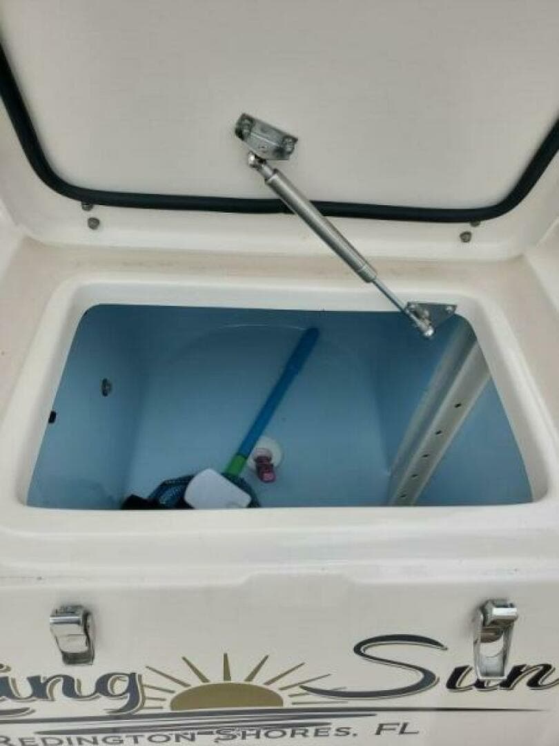 2018 Grady-White 330 Express — photo 45