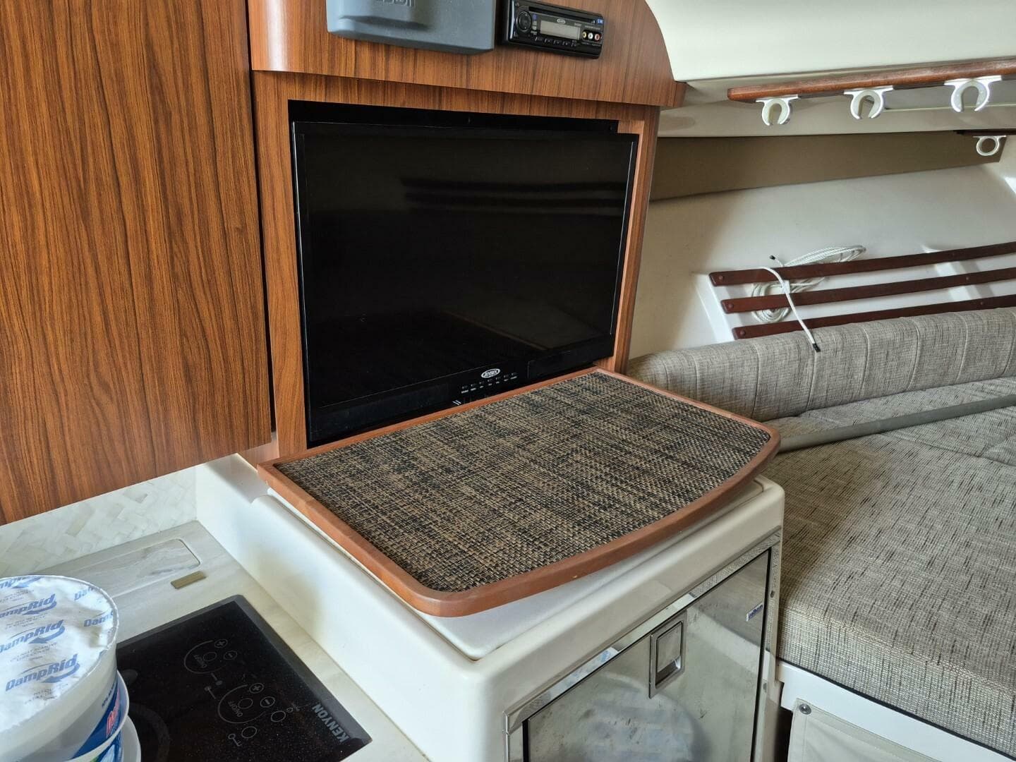 2018 Grady-White 330 Express — photo 79