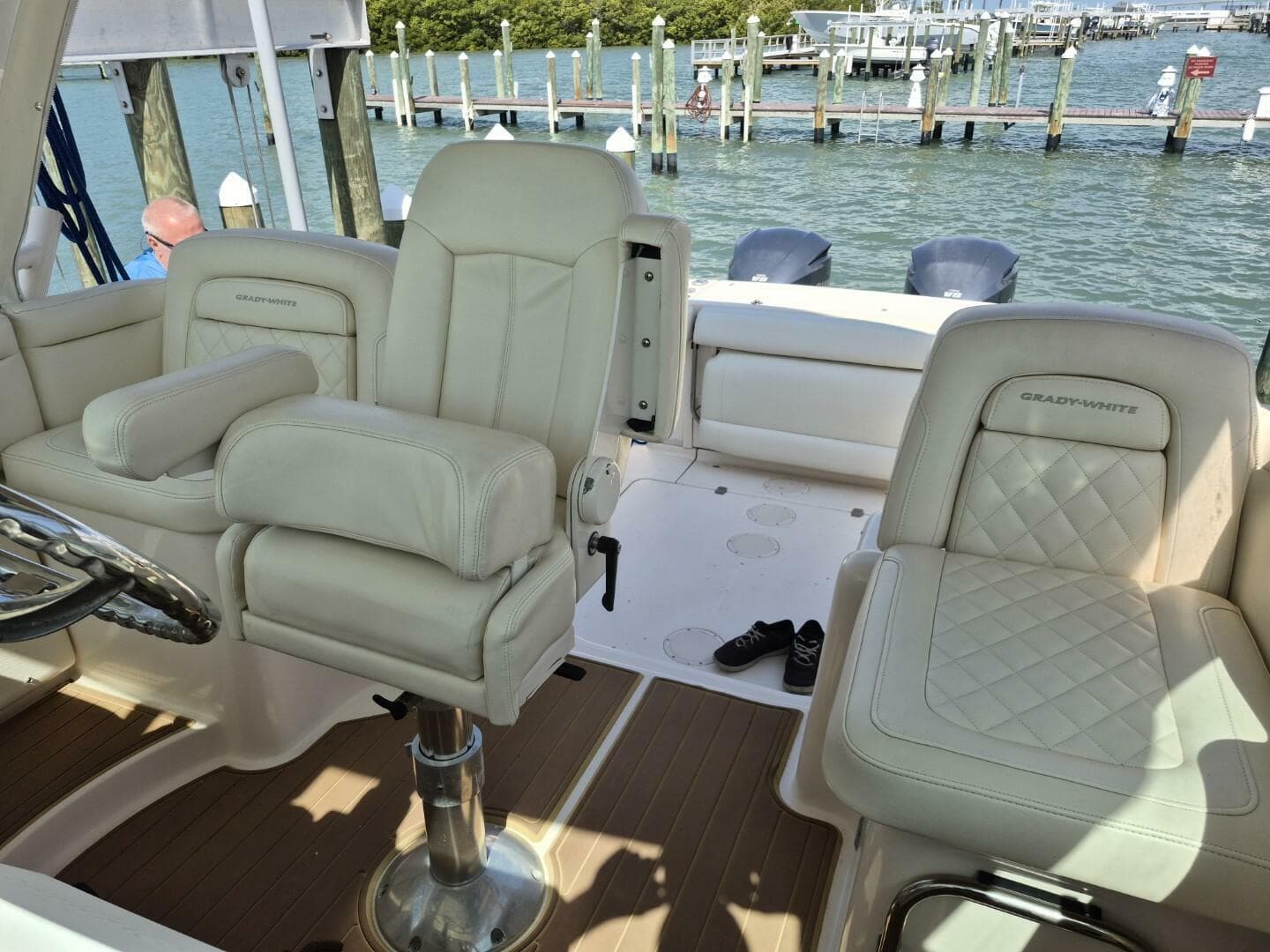 2018 Grady-White 330 Express — photo 85