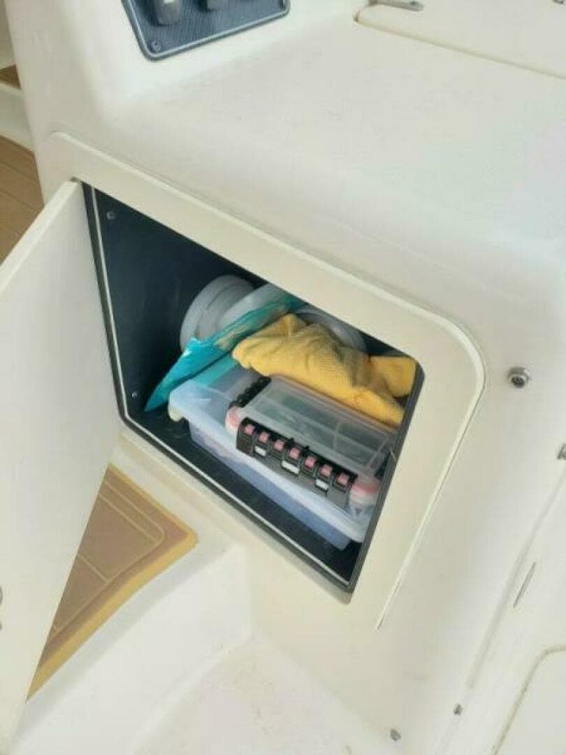 2018 Grady-White 330 Express — photo 35